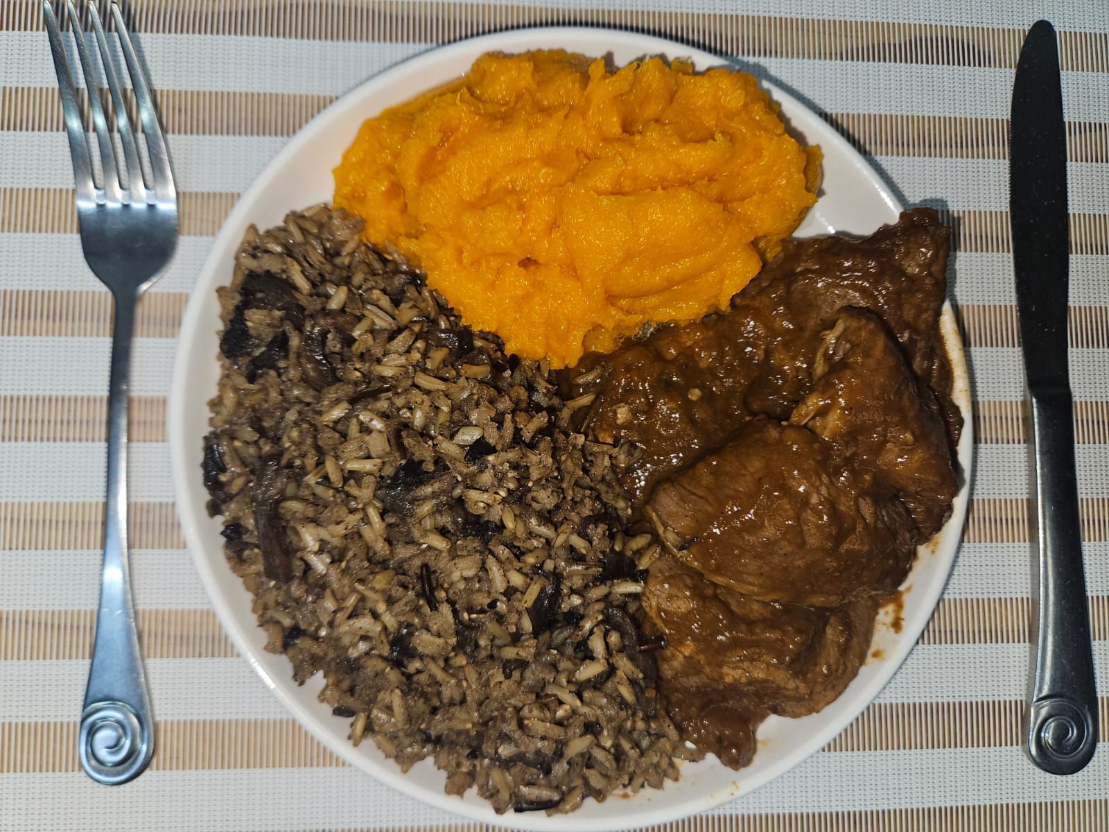 Roast beef with rice and butternut