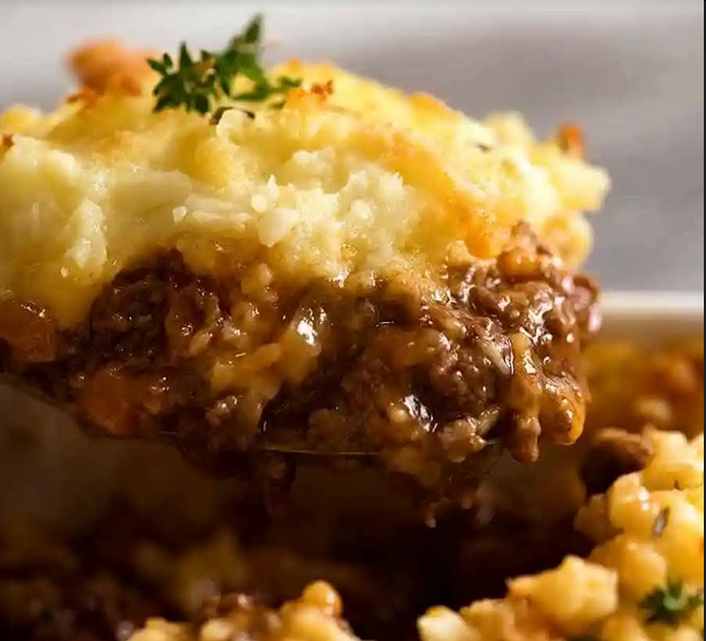 Cottage Pie - creamy mince topped with golden mashed potato